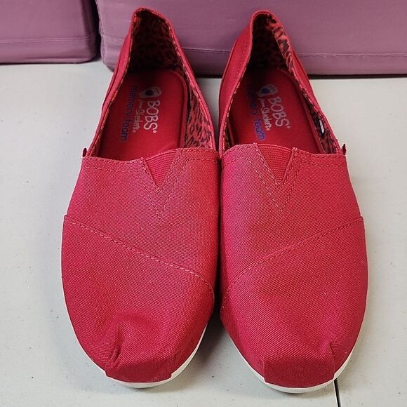 Bobs By Skechers 8.5 Red Canvas Pull Ons - NWOT - Picture 2 of 7